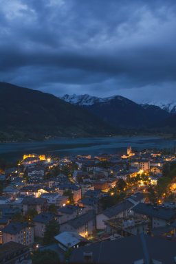 Evening lake town photo with synthesized depth and parallax
