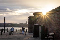 Sunset promenade photo that becomes a lively wiggle 3D GIF